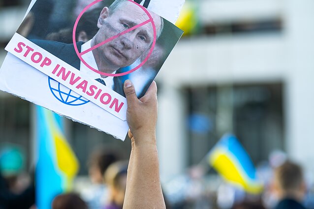 Акция протеста в США против войны России в Украине