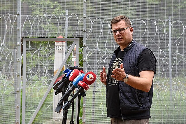 Seimo NSGK pirmininkas pareiškė apie galimybę migrantų apgręžimo politiką įtvirtinti įstatymu