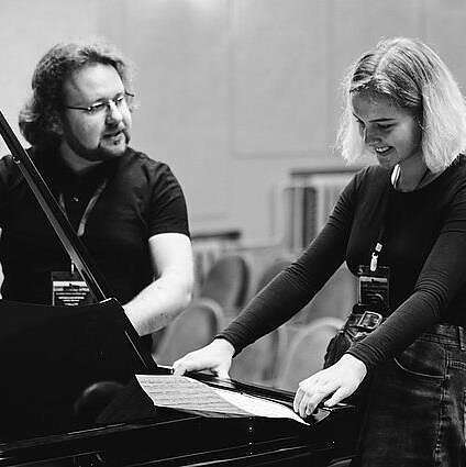 Pakeliui su vasara. Klaipėdoje – analogų pasaulyje neturinti fortepijono muzikos akademija