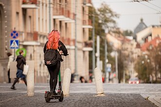 Paspirtukas, asociatyvi nuotr. Paspirtukas, asociatyvi nuotr.