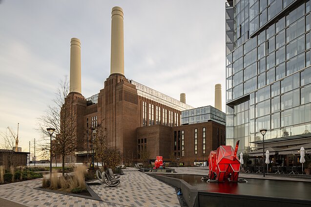 Temzės pakrantėje visuomenei atverta jaukiai sutvarkyta rekreacinė zona. „Battersea“ taps viena įdomiausių laisvalaikio vietų Londone