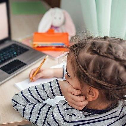 Sveikata. Vaikas išsiblaškęs, nebaigia pradėtų darbų ir dažnai pameta daiktus – kas tai: neatsakingumas ar besivystantis sindromas?