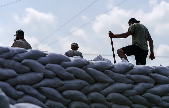 Žinios. Ukraina: Rusija pradėjo telkti puolamąjį junginį naujai atakai pietuose