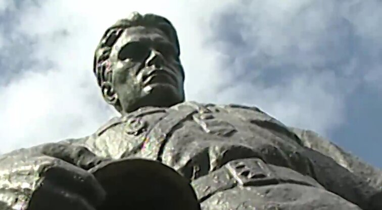 Estijos sovietinius paminklus nukels vyriausybė: nenorima, kad įtampa augtų
