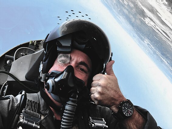 Mechaninis laikrodis ant „IWC Shaffhausen“ ambasadoriaus Jimo „Guido“ DiMatteo riešo patiria tikrą pragarą – smūgius, perkrovas, staigią slėgio kaitą
