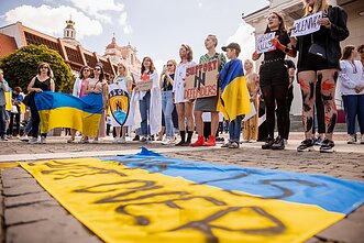 Акция на Ратушной площади Вильнюса в поддержку Украины