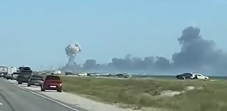Panorama. Rusijos karinį aerodromą okupuotame Kryme sudrebino sprogimai, vienas žmogus žuvo