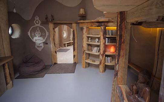 Oleg Kovrikov's clay house