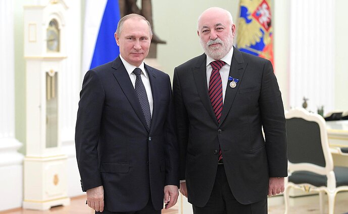 Vekselberg and Russian President Vladimir Putin