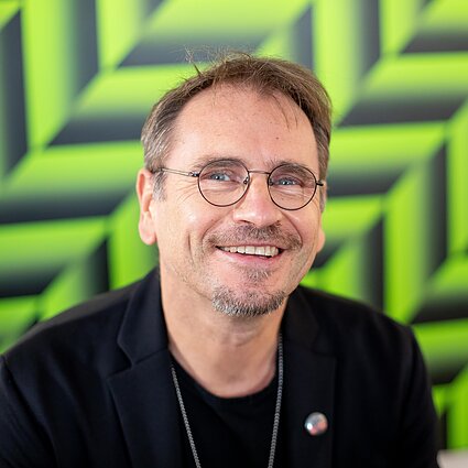 Vasaros popietė. Marijonas Mikutavičius ir jo naujas eksperimentas