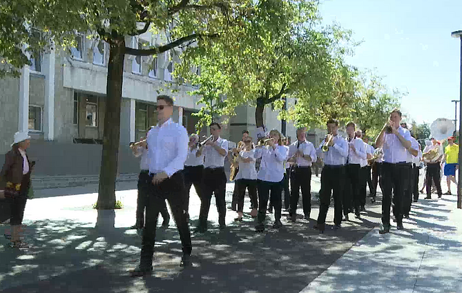 Panevėžyje – iškilminga fotografų eisena: organizuojamos parodos, bliuzo vakaras