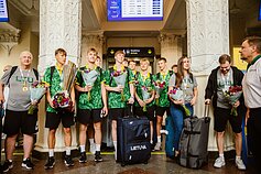 Europos čempionais tapusi U16 rinktinė grįžo į Lietuvą Europos čempionais tapusi U16 rinktinė grįžo į Lietuvą