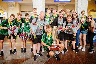 Europos čempionais tapusi U16 rinktinė grįžo į Lietuvą Europos čempionais tapusi U16 rinktinė grįžo į Lietuvą