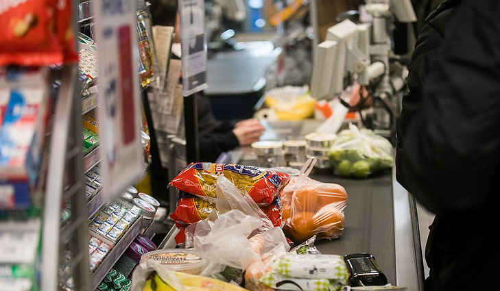 Kainų voratinklis: kokie produktai pigo, kurie – brango?