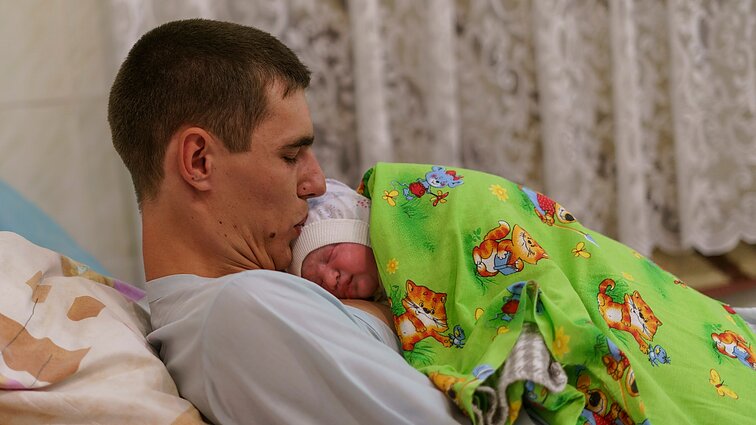 „Per Antrąjį pasaulinį karą žmonės irgi gimdė“: Donecke medikai paskutinėje naujagimių klinikoje bando išsaugoti neišnešiotus kūdikius