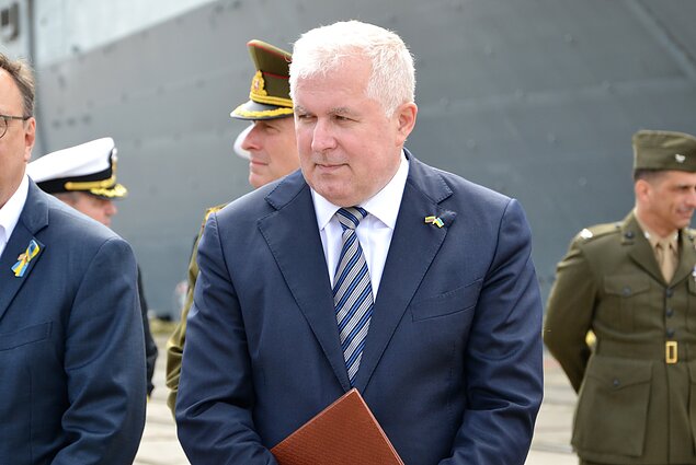 Krašto apsaugos ministras Arvydas Anušauskas dalyvauja JAV desantinio laivo USS Kearsarge (LHD-3) pasveikinimo ceremonijoje Krašto apsaugos ministras Arvydas Anušauskas dalyvauja JAV desantinio laivo USS Kearsarge (LHD-3) pasveikinimo ceremonijoje