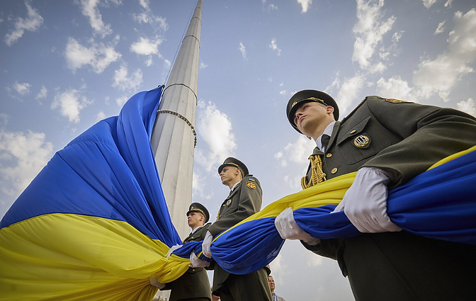 Lietuviai teigia finansinės paramos Ukrainai nenutriauksiantys: aukosime tiek, kad kartu švęstumėm pergalę