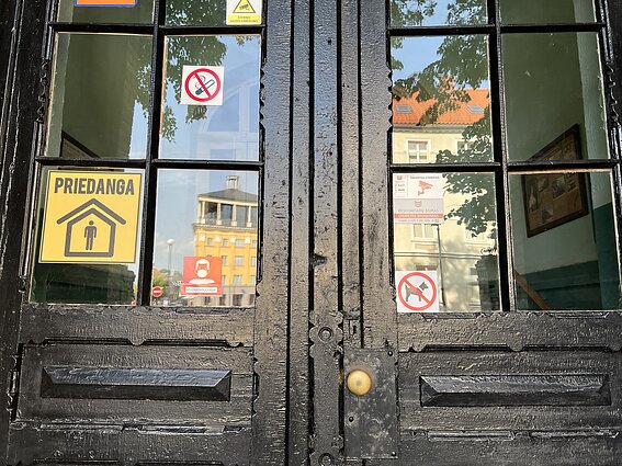 Klaipėdoje pirmasis pastatas paženklintas priedangos lipduku