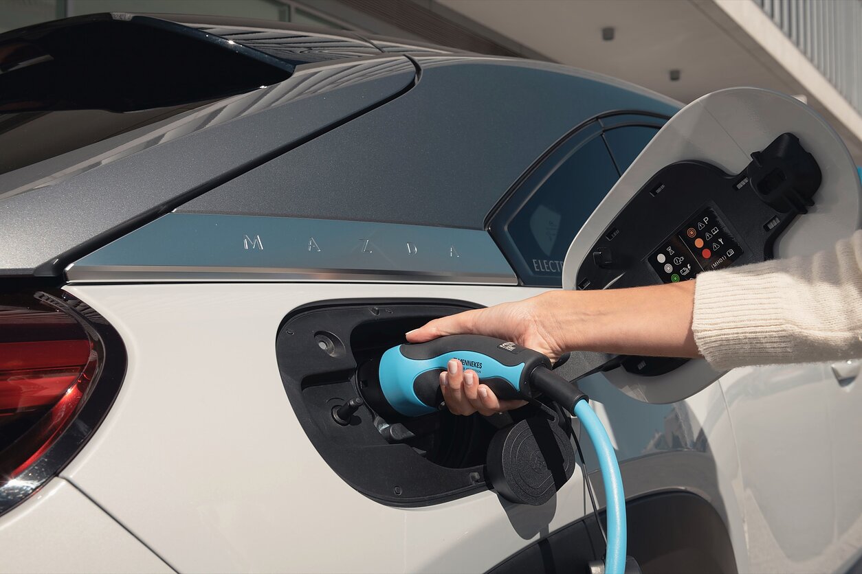 Įkraunamas elektromobilis