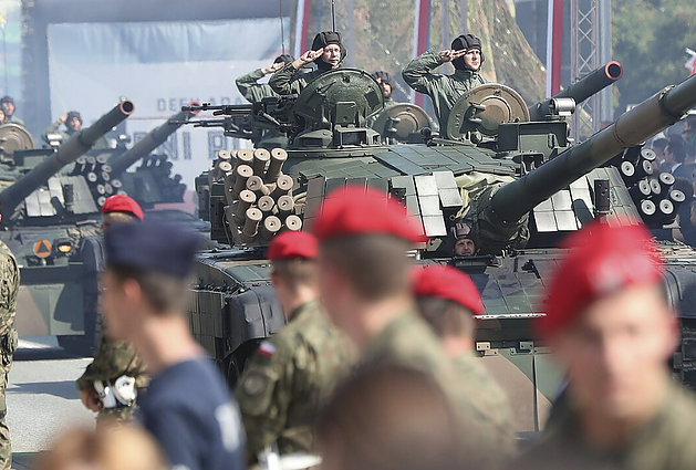 Panorama. Lenkija iš Pietų Korėjos pirks naujų tankų ir haubicų (su vert. į gestų k.)