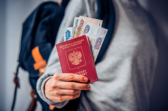 Politologas: informacinės naudos rusams iš to, kad jie keliauja po ES, nematyčiau