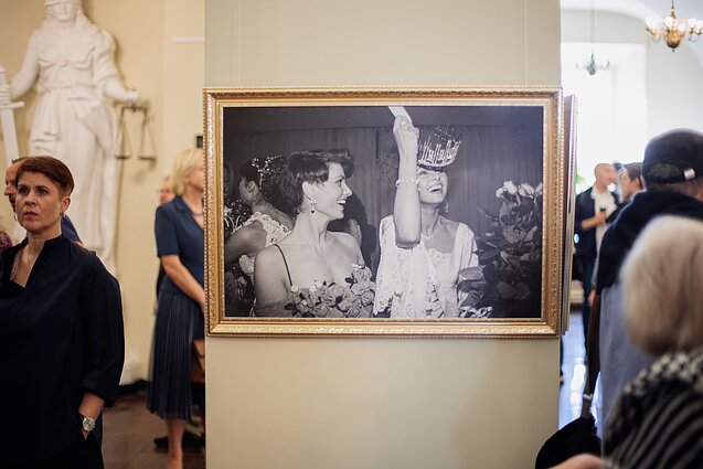 Vilniaus rotušėje atidaryta fotografo Jono Staselio paroda „Kaukių balius“