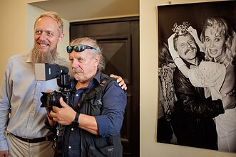 Vilniaus rotušėje atidaryta fotografo Jono Staselio paroda „Kaukių balius“