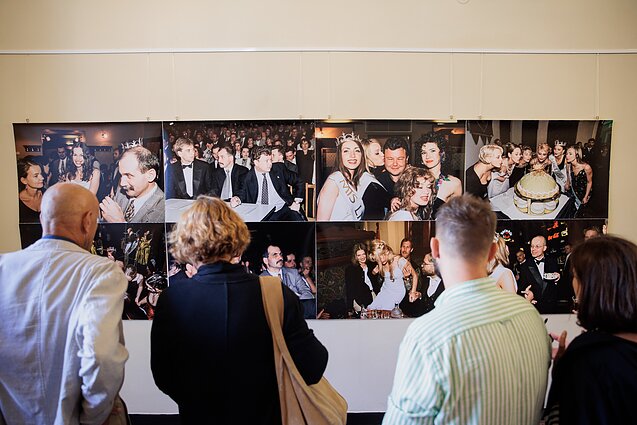 Vilniaus rotušėje atidaryta fotografo Jono Staselio paroda „Kaukių balius“