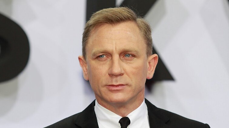 Labas rytas, Lietuva I d. „Bondas. Jamesas Bondas“, – tokią frazę penktadieniais LRT eteryje primins legendinis agentas 007