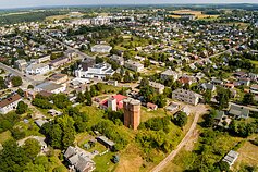 Švenčionėlių geležinkelio stoties pastate Šarūnas Savickas įkūrė kūrybininkų bendruomenę „Miško uostas“ bei bendradarbystės centrą „Šiaurės stotis“. Šarūnas pasakoja, kad į „Šiaurės stotį“ gali atvykti bet kuris nuo miesto šurmulio pabėgti norintis žmogus. Švenčionėlių geležinkelio stoties pastate Šarūnas Savickas įkūrė kūrybininkų bendruomenę „Miško uostas“ bei bendradarbystės centrą „Šiaurės stotis“. Šarūnas pasakoja, kad į „Šiaurės stotį“ gali atvykti bet kuris nuo miesto šurmulio pabėgti norintis žmogus.