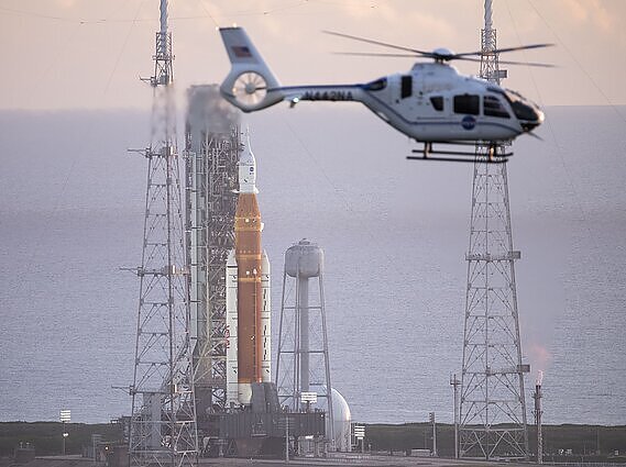Dar vienas nesėkmingas bandymas: NASA misija į Mėnulį atidėta dėl techninių problemų