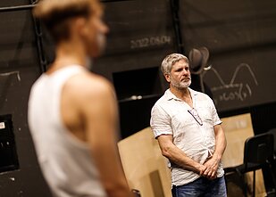 Repetuojamas režisieriaus Adomo Juškos spektaklis „Guašas“. Andrius Bialobžeskis