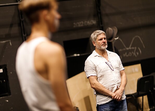 Repetuojamas režisieriaus Adomo Juškos spektaklis „Guašas“. Andrius Bialobžeskis