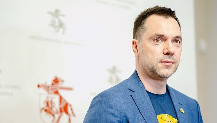 Vilniuje viešintis Arestovyčius: tikimės perimti Chersoną per mėnesį ar du, „įdomių“ reikalų bus Ukrainos Rytuose