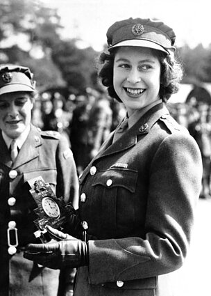 Princesė Elizabeth, vėliau tapusi karaliene Elžbieta II Princesė Elizabeth, vėliau tapusi karaliene Elžbieta II