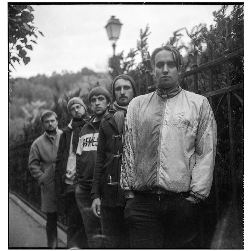 Pakartot. „Brave noises“ muzikinių upių meandros