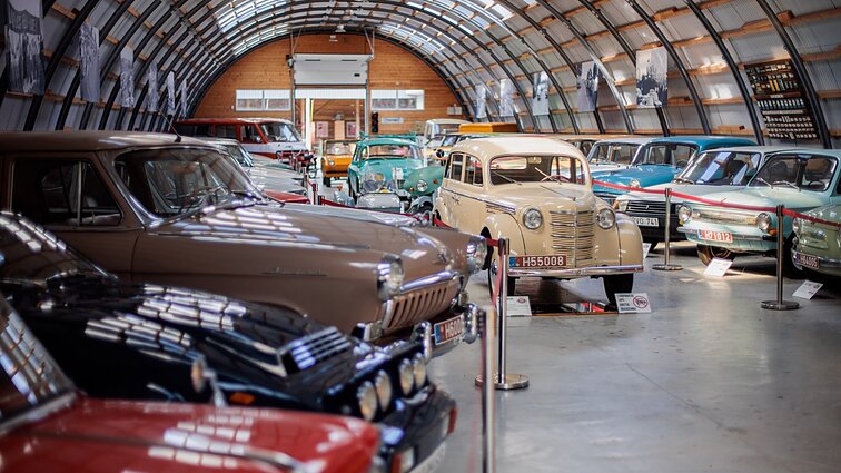 Keliai. Mašinos. Žmonės. Riedutininkų vieta tarp eismo dalyvių ir apgailėtina sovietinių automobilių istorija