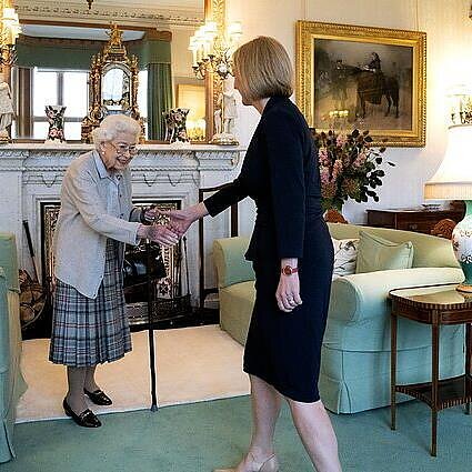 Pasaulio 5. Kokie iššūkiai laukia Jungtinės Karalystės premjerės Liz Truss monarchijos virsmo eroje?