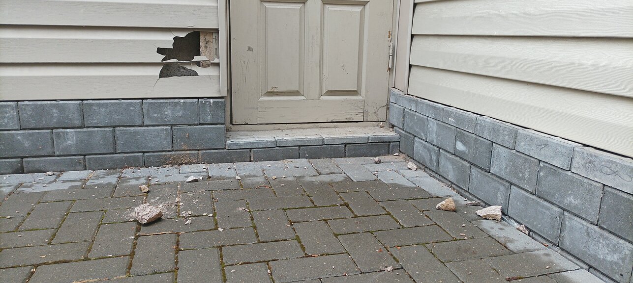 Iš dangaus Šeškinėje kritę akmenys