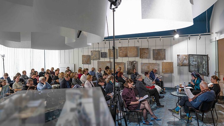 Sofi Oksanen Nidos forume 