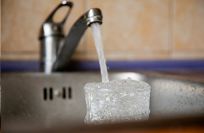 Prognozuoja dar vieną kainų šuolį: dėl augančių energijos kainų geriamasis vanduo gali brangti iki 40 proc.