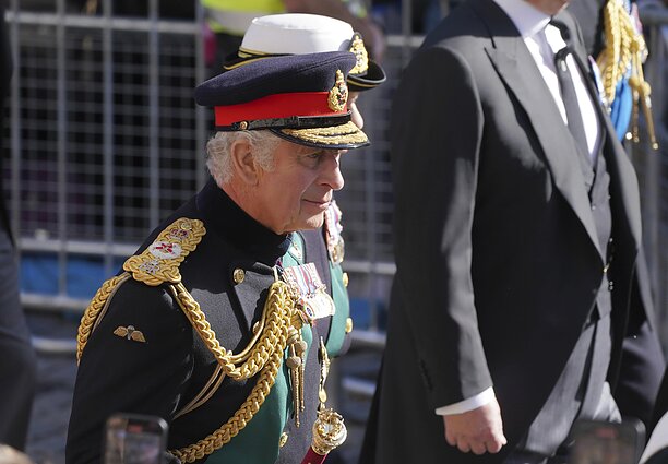 Žinios. Karalius Karolis III tęsia vizitą po šalį ir šiandien lankosi Belfaste