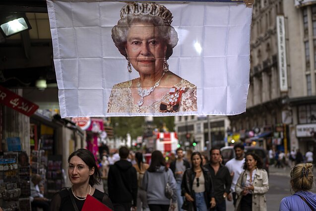 Žinios. Antradienį Elžbietos II palaikai bus atgabenti į Londoną