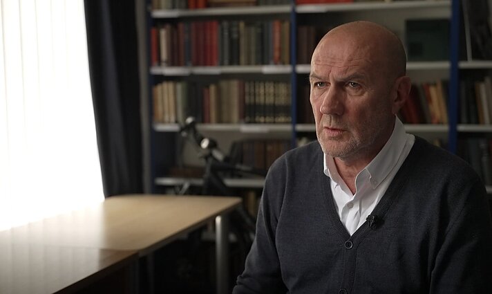 Mūsų rusų gatvė. Pokalbis su Andrejumi Slavuckiu – organizacijos „Gydytojai be sienų“ mediku, padedančiu žmonėms Ukrainoje