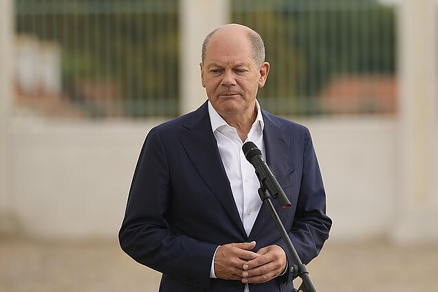 Žinios. Su Putinu pasikalbėjęs Scholzas: Rusijos požiūris į karą nesikeičia