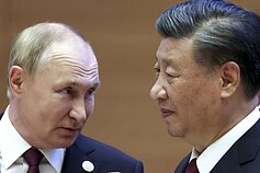 Vladimiras Putinas ir Xi Jinpingas Vladimiras Putinas ir Xi Jinpingas