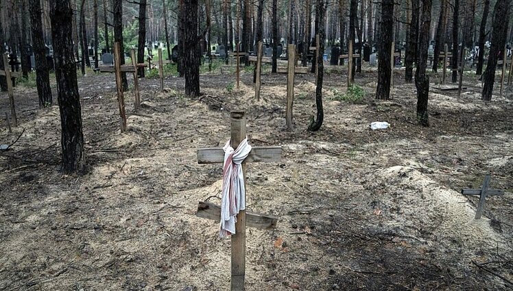 Panorama. Ukrainos teigimu, kone visos Iziume rastos aukos buvo kankintos, rusų žiarumus smerkia Vakarų lyderiai