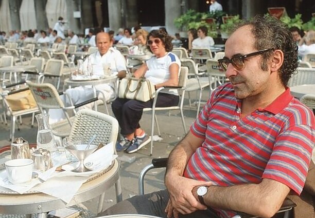 Kino legenda Jeanas-Lucas Godard‘as iš gyvenimo išėjo drąsiai – pasirinko eutanaziją