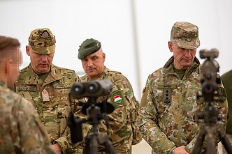 Lieutenant General Romulusz Ruszin-Szendi visits Lithuania