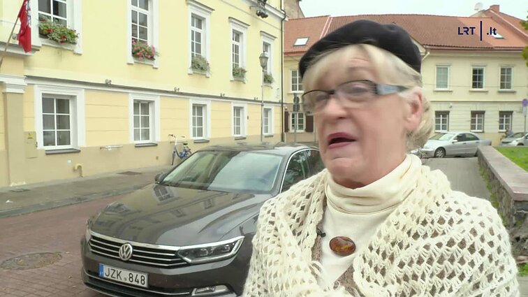 Dviračio žinios. Panelė mokytoja Leokadija: žinias vaikams reikia perduoti švediško stalo principu!